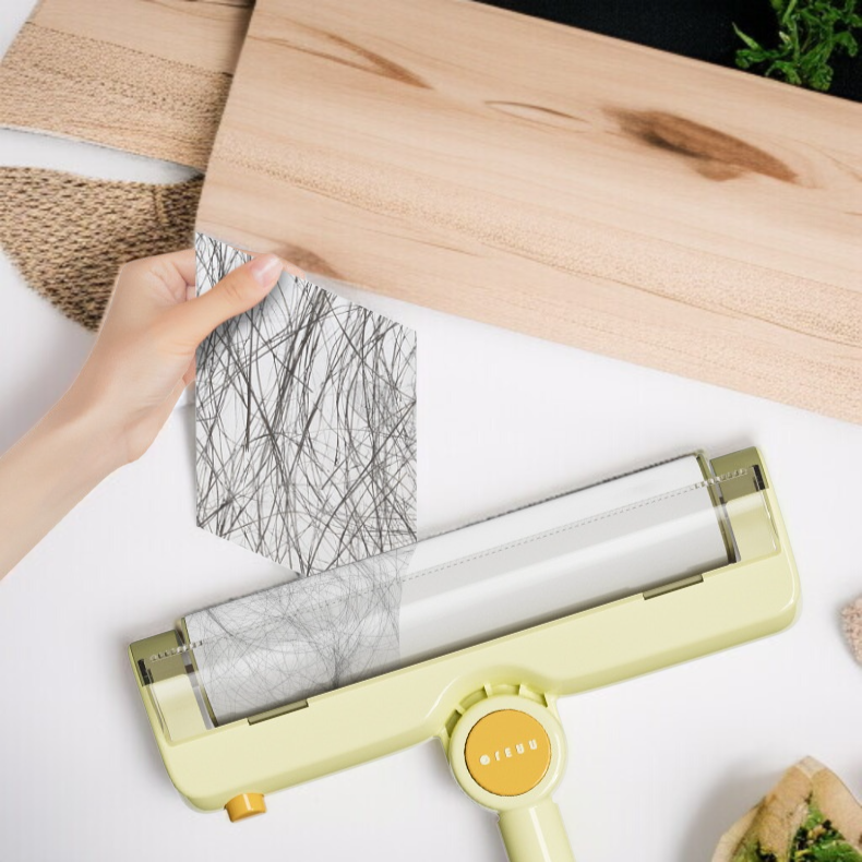 장대 제모기로 소파 청소하는 이미지