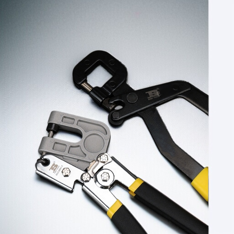 軽鋼製キール・プライヤーの全体写真