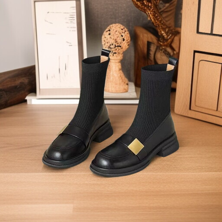 여학생 라운드 플랫 통굽 워커부츠 착용샷