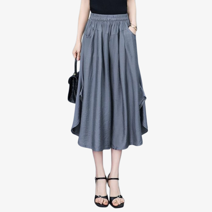 얇은 텐셀 소재로 제작된 바지 질감