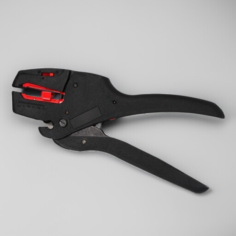 ブレード深さ調整機能付きワイヤーストリッパーの使用例