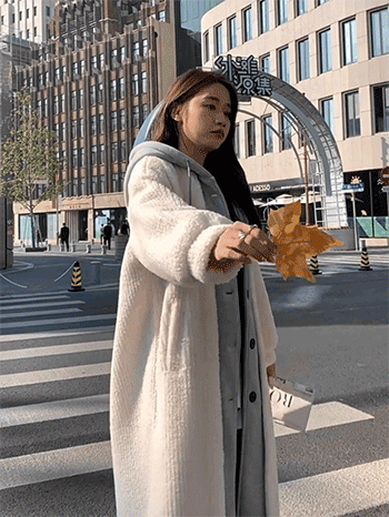 レイヤードボアコートの暖かいボア素材