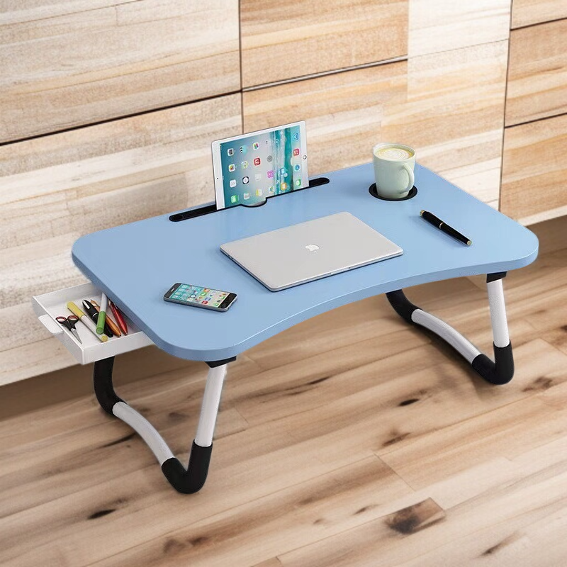 침대 머리맡 플로어 책상 전체 모습